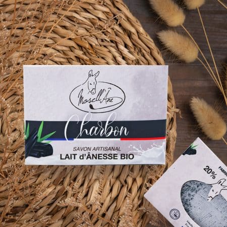 Mosell'âne - Fabrication de Cosmétiques au lait d'ânesses BIO Savon lait d'ânesse BIO au Charbon - Mosell'âne 130gr